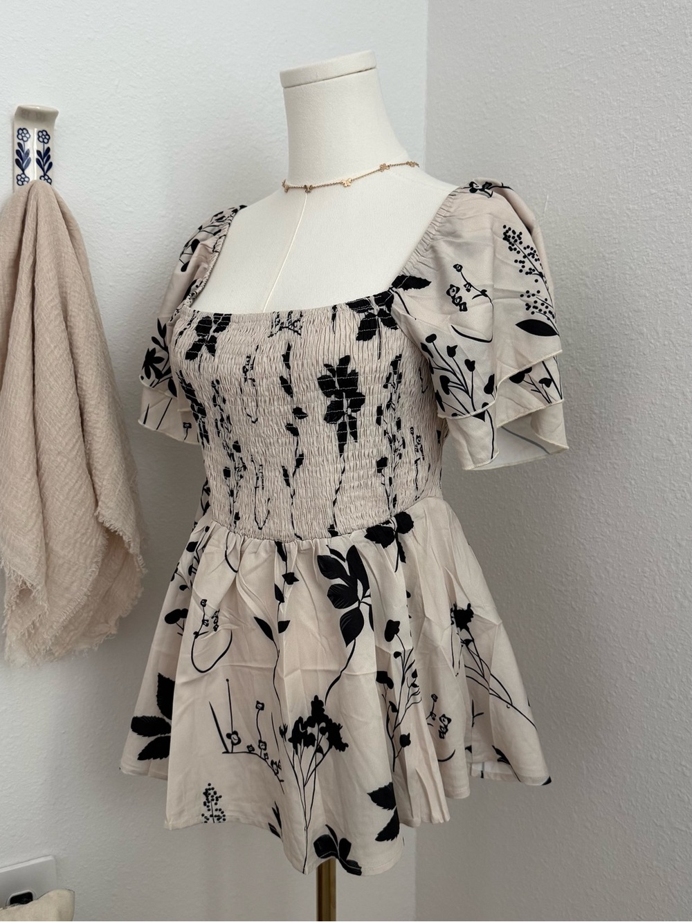 Lyaner Floral Smocked Peplum Top Beige Black Cottagecore Milkmaid Medium